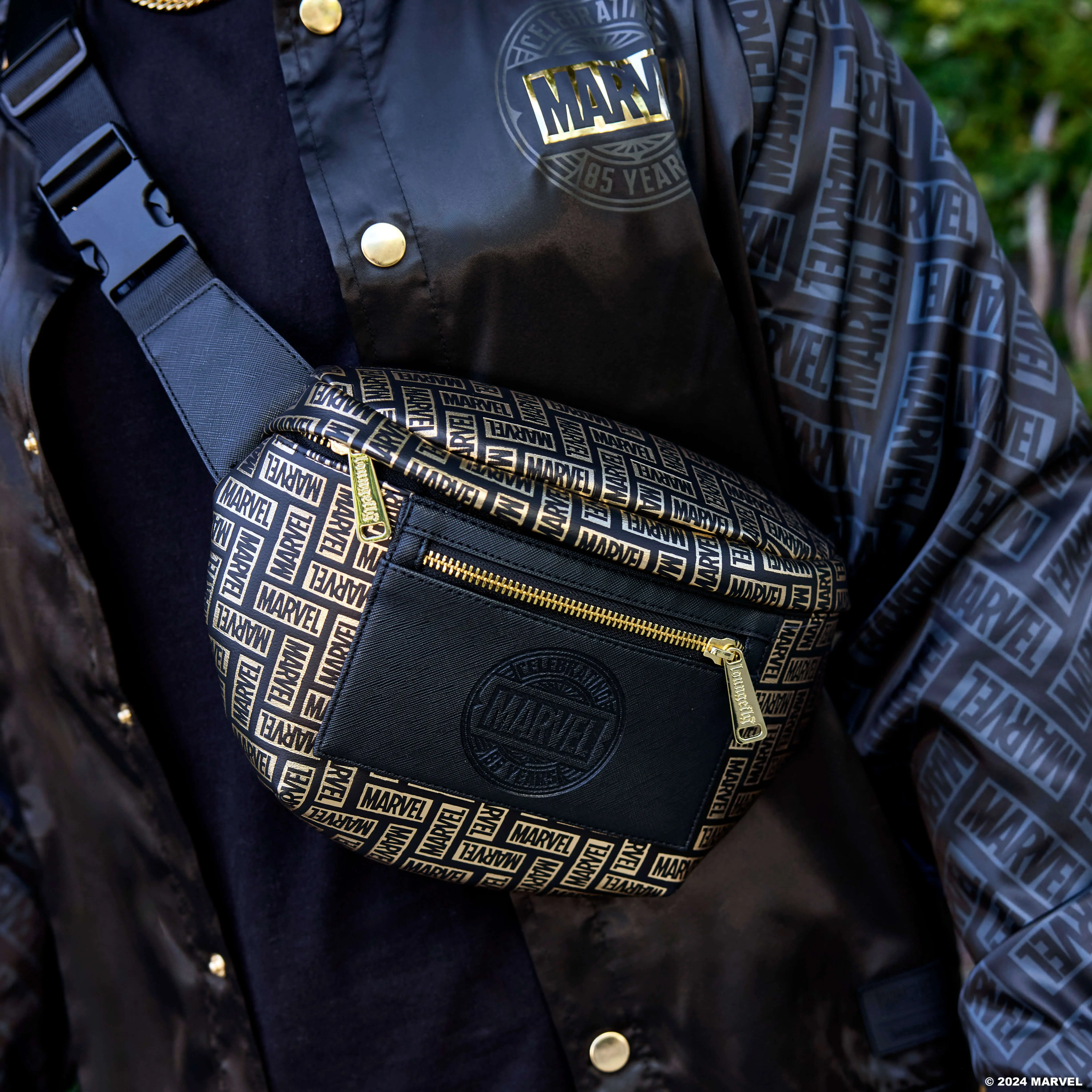 Marvel 85th Anniversary All-Over Print Logo Convertible Belt Bag - Image 2